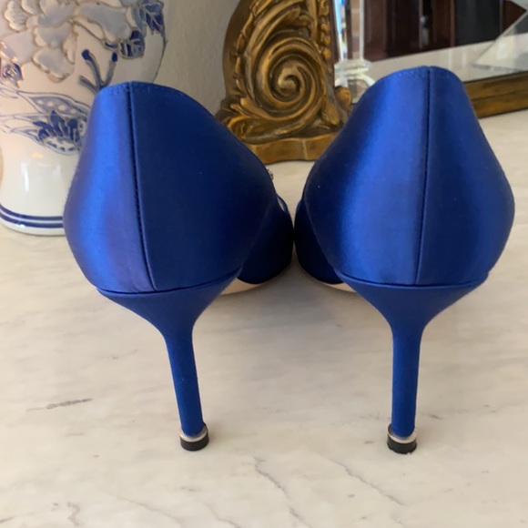 Manolo Blahnik Hangisi 70 (2.75 inches) embellished satin pumps// size 40.5 - Picture 3 of 6